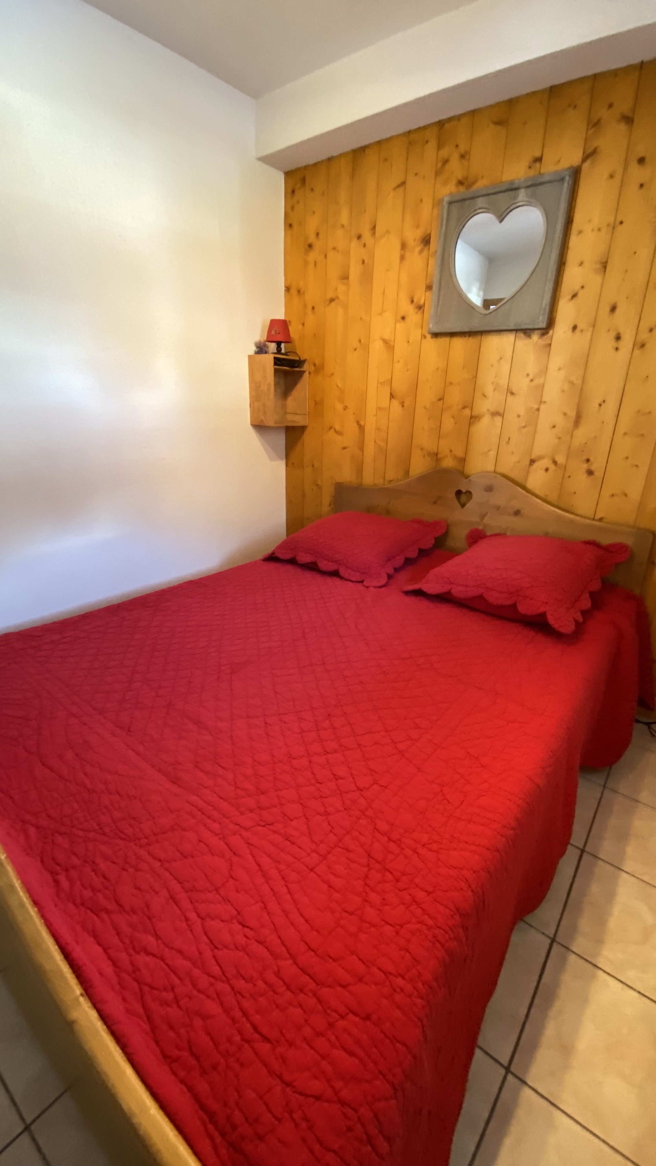 Chambre 1, avec un lit en 140