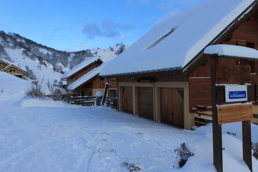 2 places de parking par appartement
Arrêt navette devant le chalet