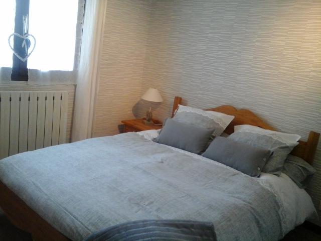 chambre 3 : 1 lit 2 places et derrière une séparation 1 lit 1 place
plein sud