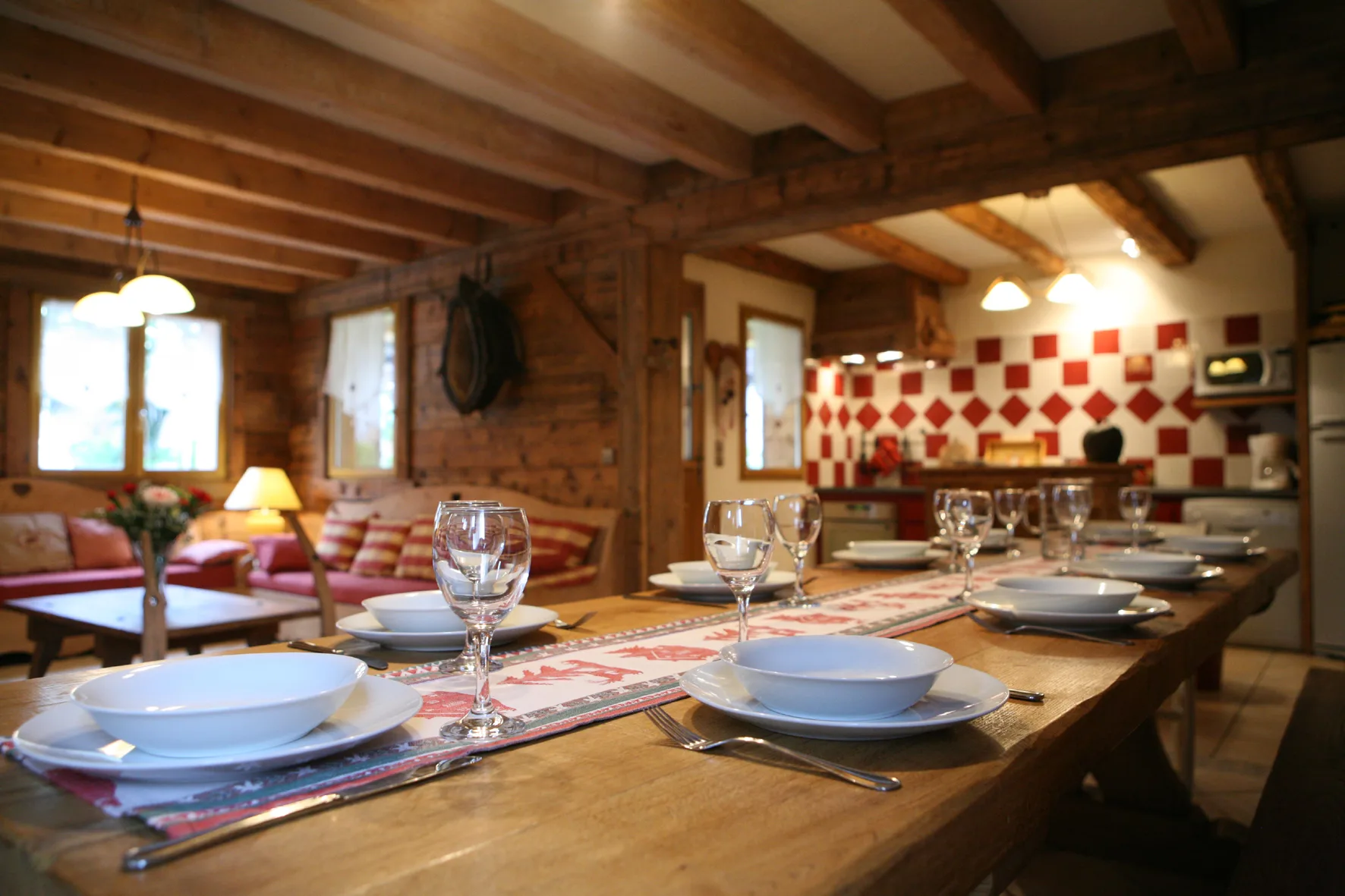 Grande table à manger pour 12 invités