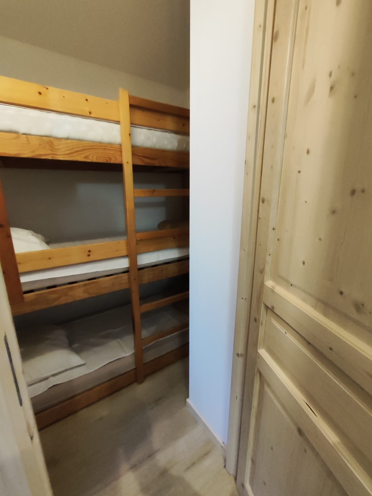 CABINE (3 lits superposés)