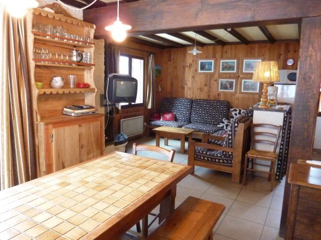 Haut du chalet salon et repas