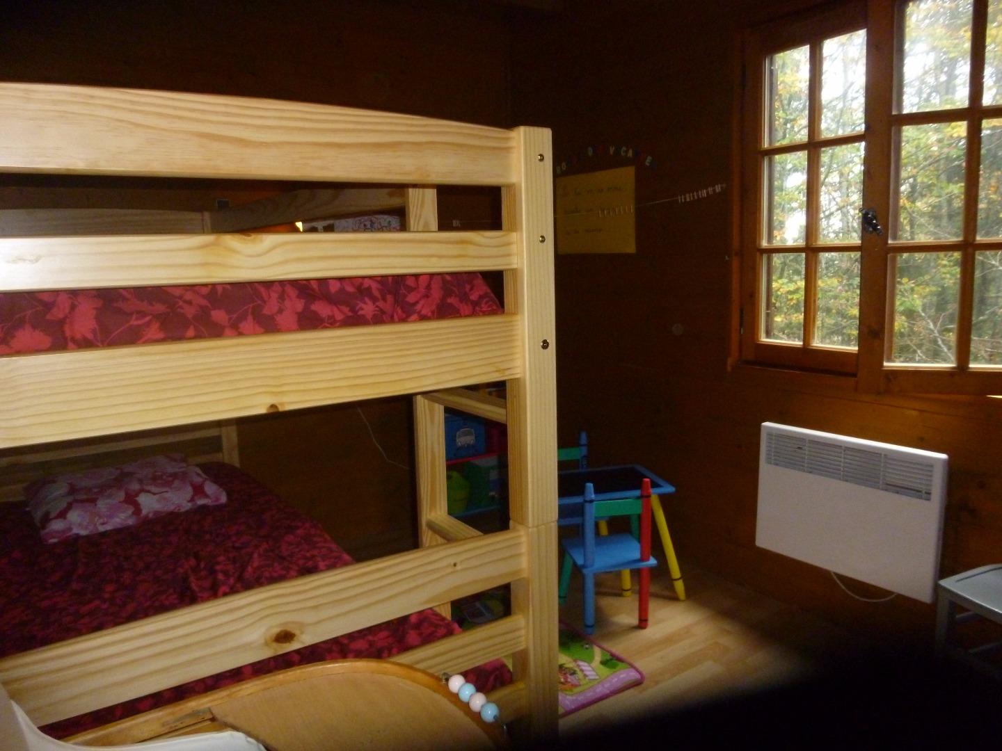 chambre enfants RDC 
2 couchages + lit tiroir