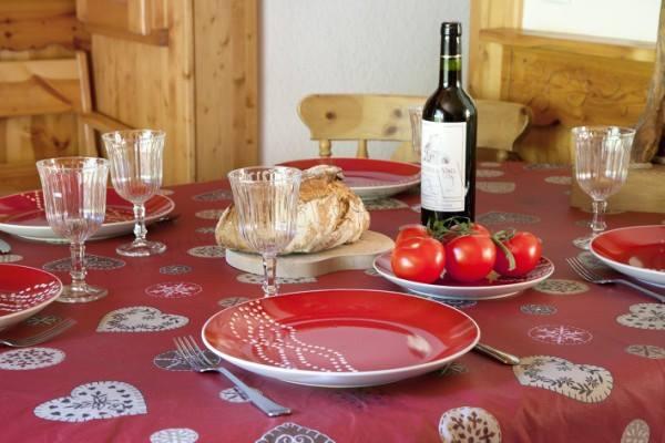 La table, rouge savoyard