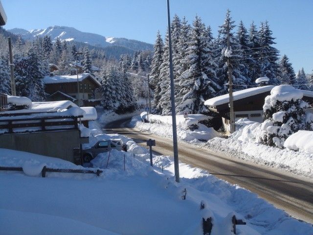 vue enneigée depuis le balcon donnant sur le séjour
exposition sud ouest , 