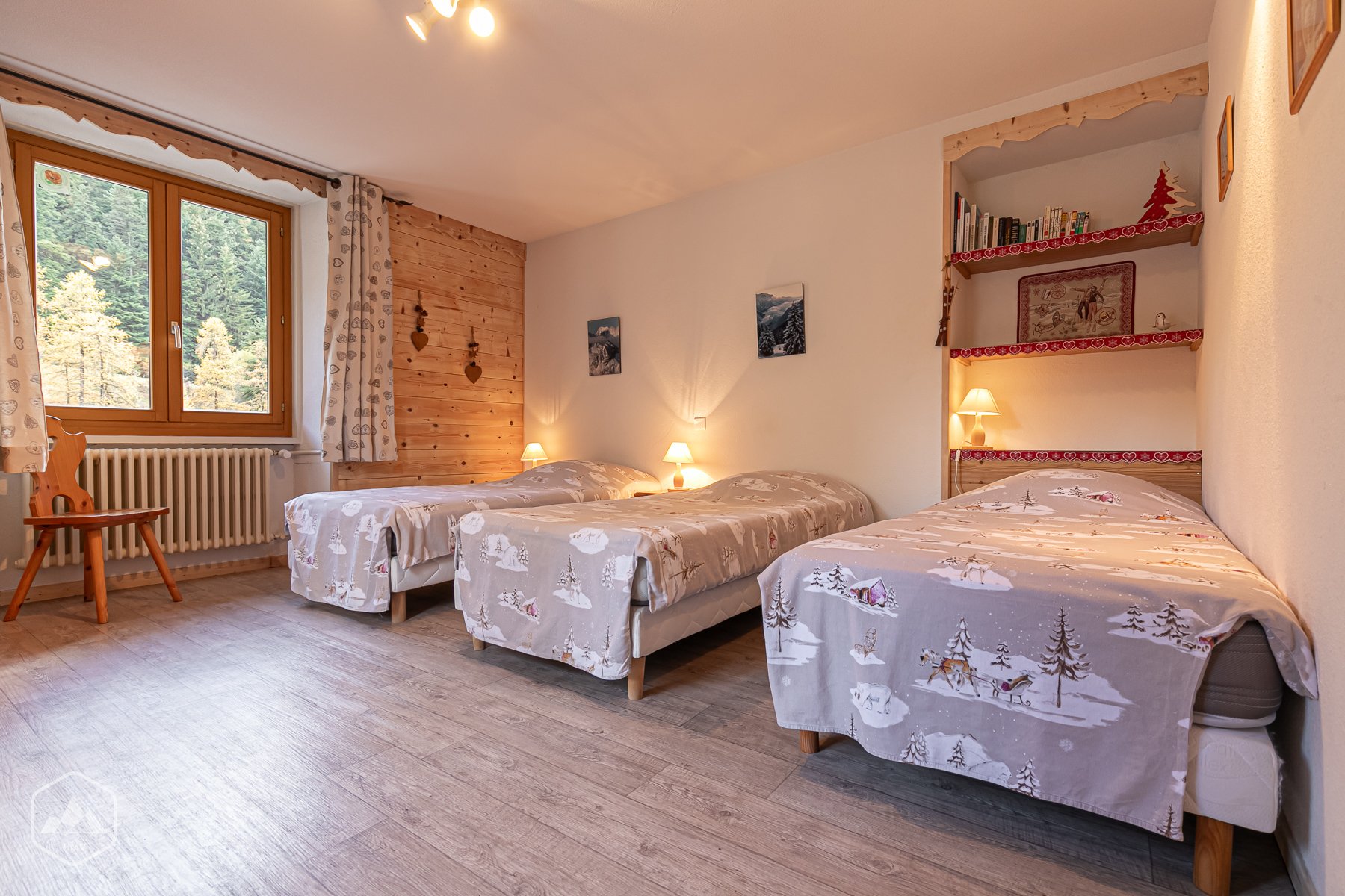 Chambre 2. 3 lits simples. 2 lits convertibles en un lit 180/190