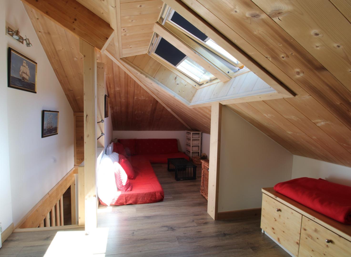 A l'étage espace de repos ou de travail
