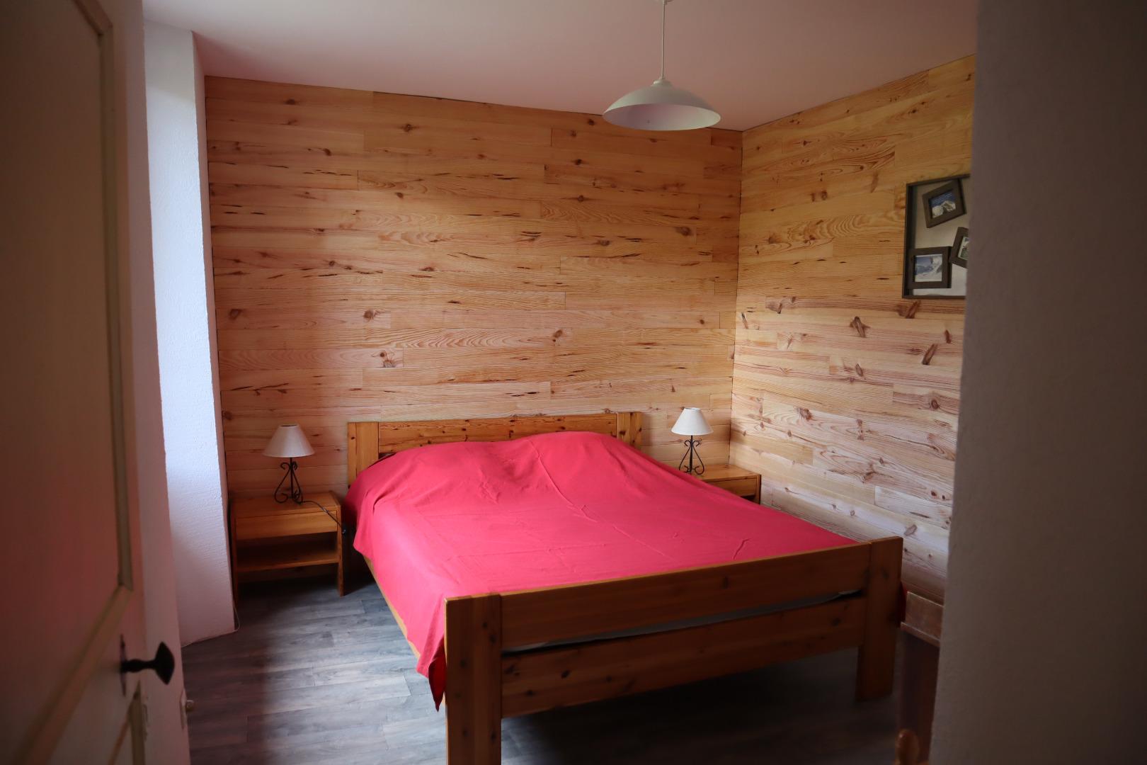 la chambre du rez de chaussée