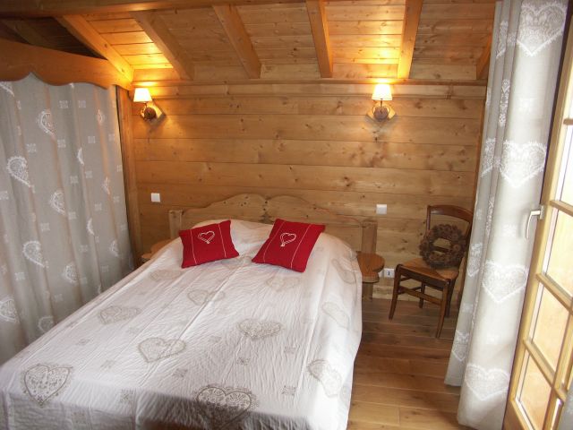Chambre parents avec balcon plein sud