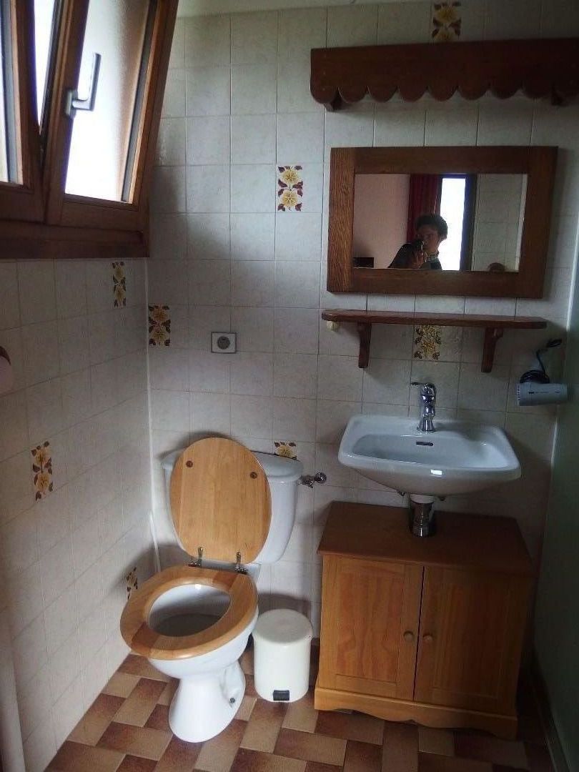 salle   d'eau  et toilettes