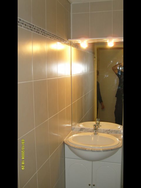 lavabo et son mirroir