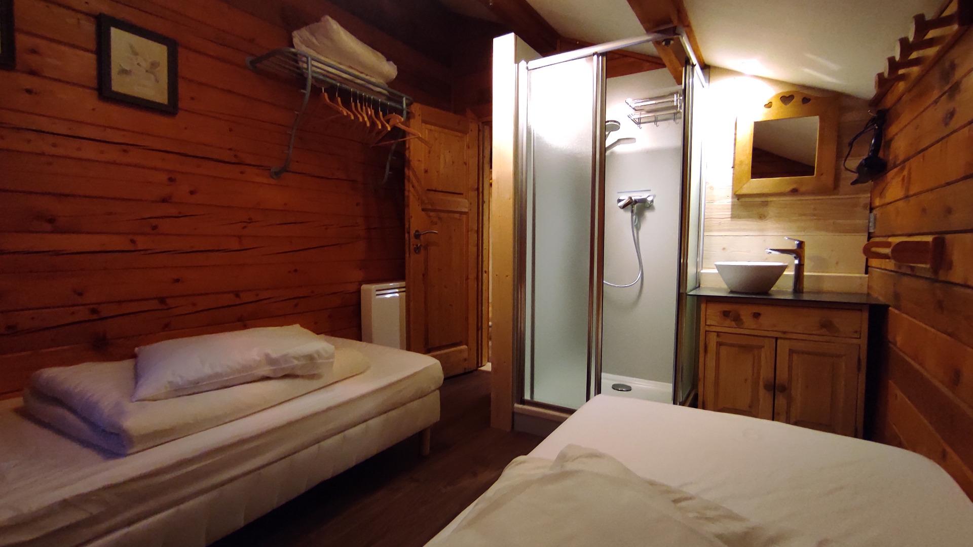 Lauzon - Chambre twin étage, côté jardin