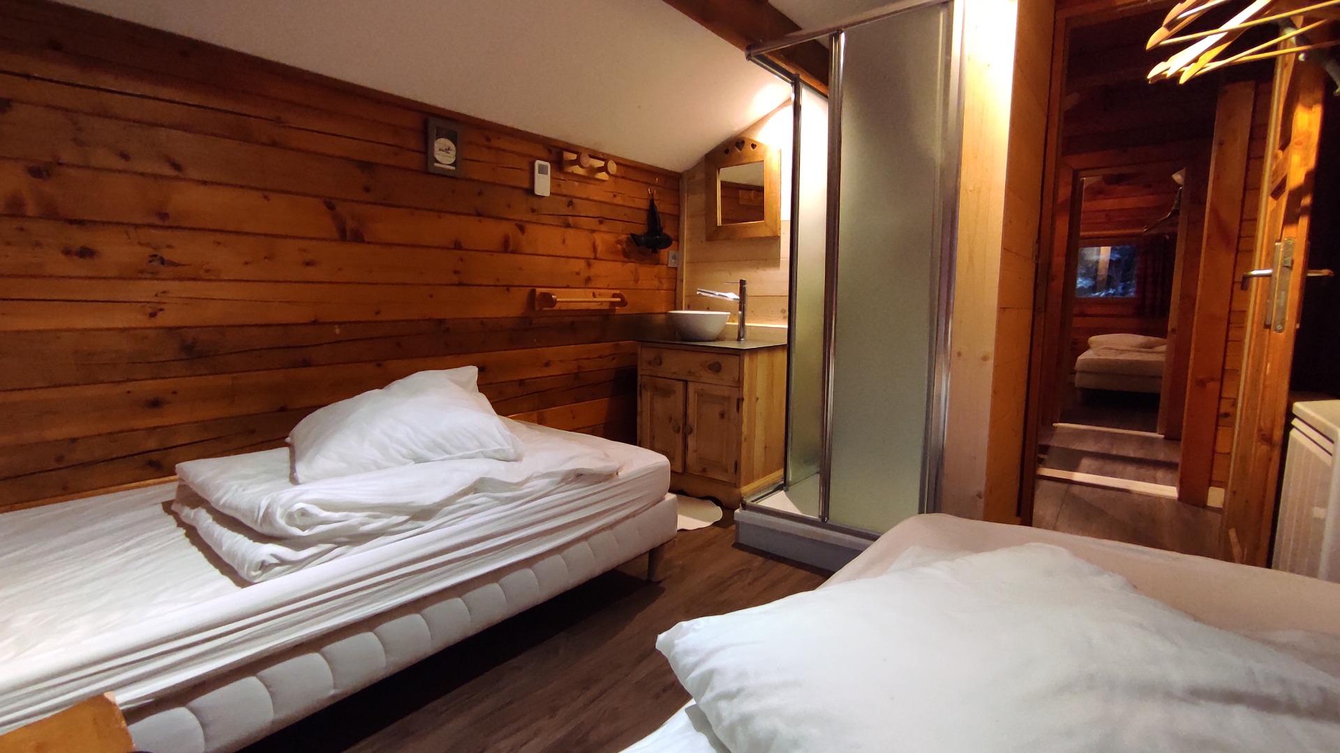 Chambre twin côté rue