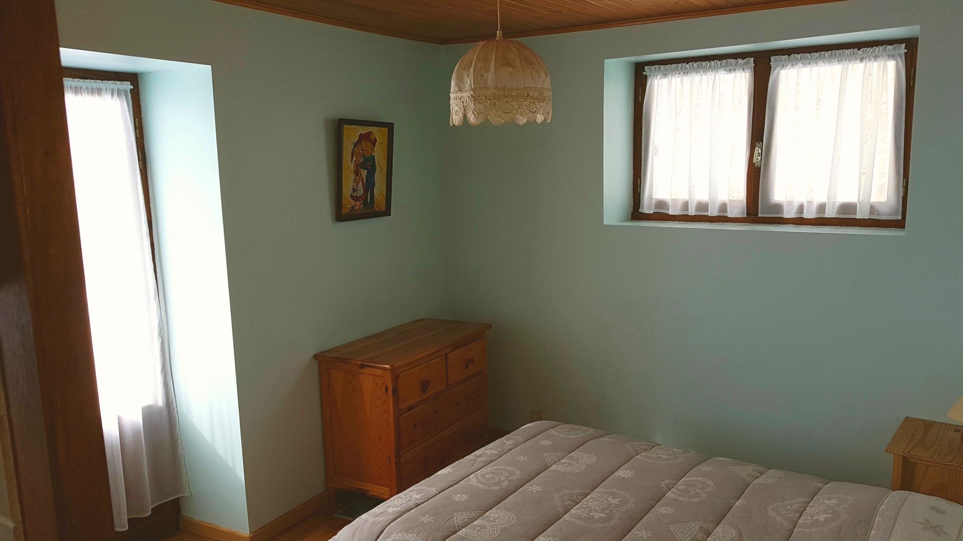 Chambre 1 lit 140 et commode
