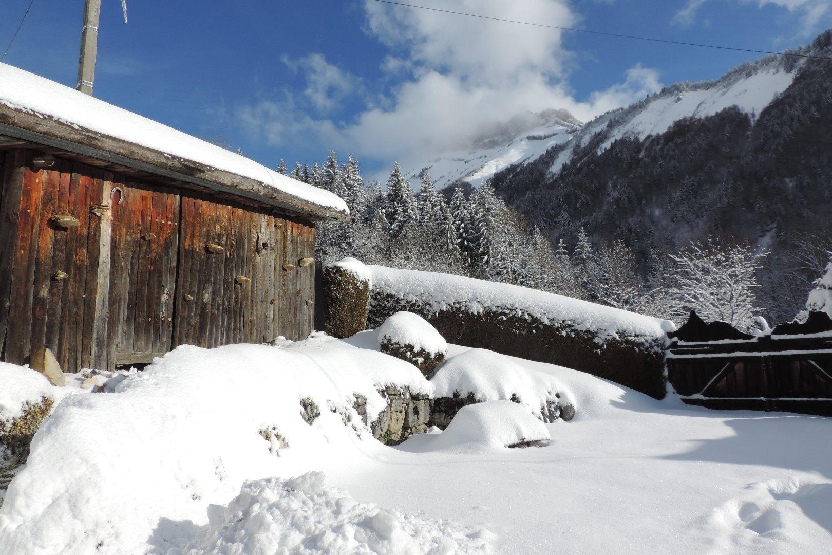 vue coté Nord Est Le Lachat 