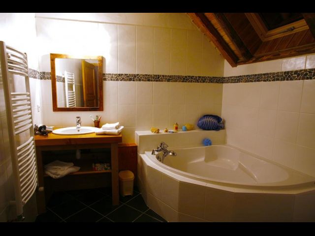 Des salles de bains spacieuses.