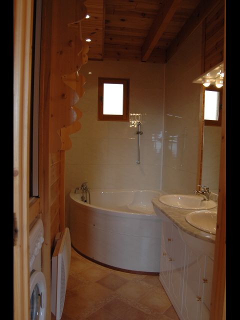 3 salle de bains (voire 4 en option pour les groupes au delà de 22 personnes)