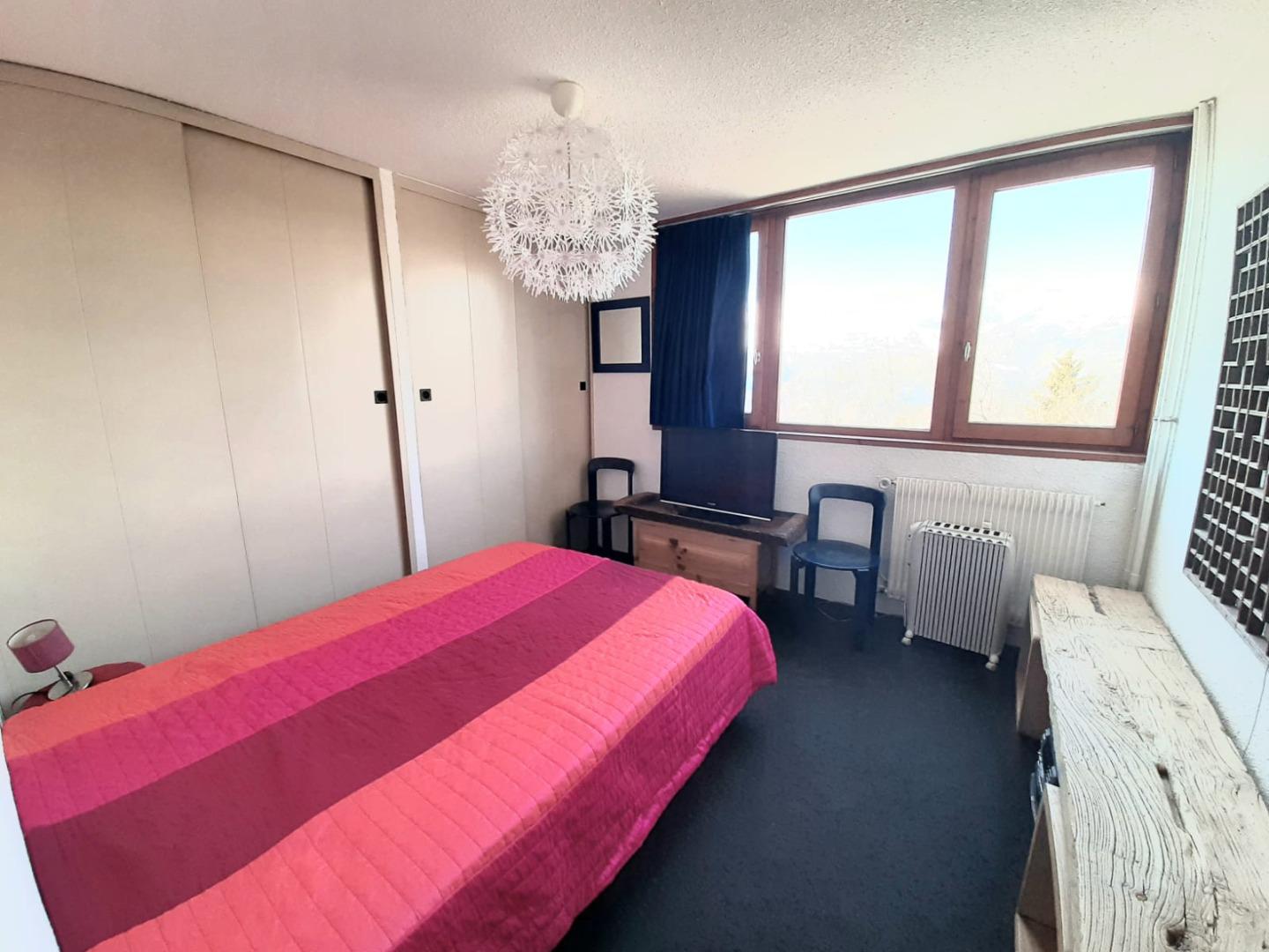 2ème chambre avec lit double