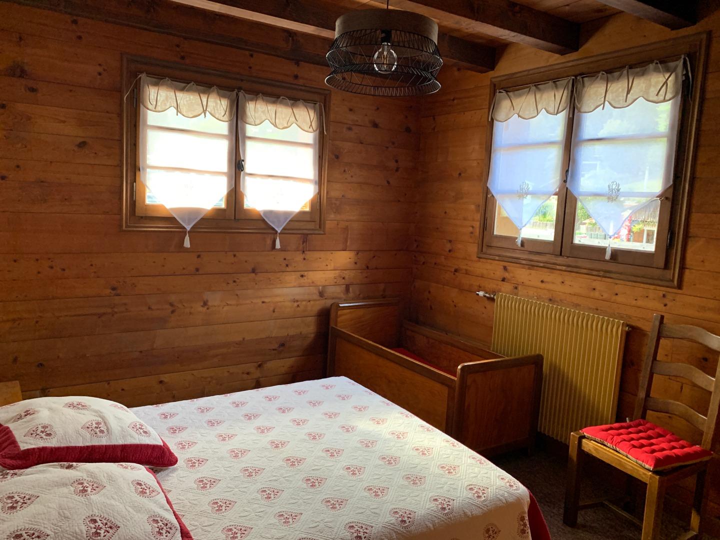 CHAMBRE LIT 140 CMS et lit enfant bois jusque 3 ANS