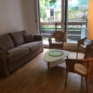 LIVING ROOM AVEC GRAND CANAPE LIT EN 160
