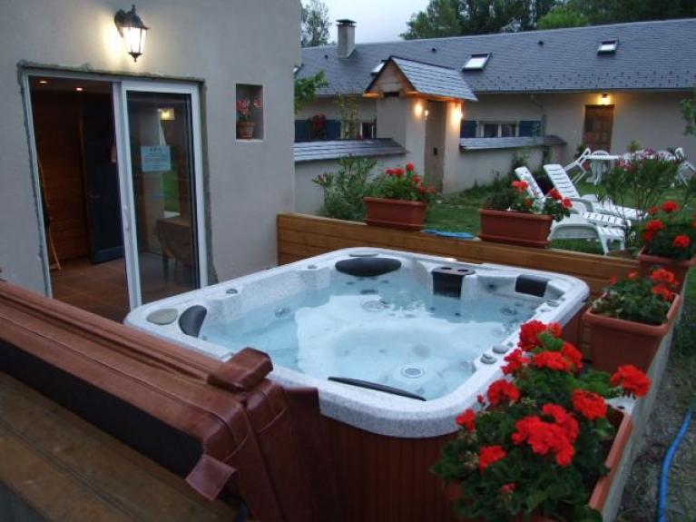 SPA vue sur la station de St-Lary
