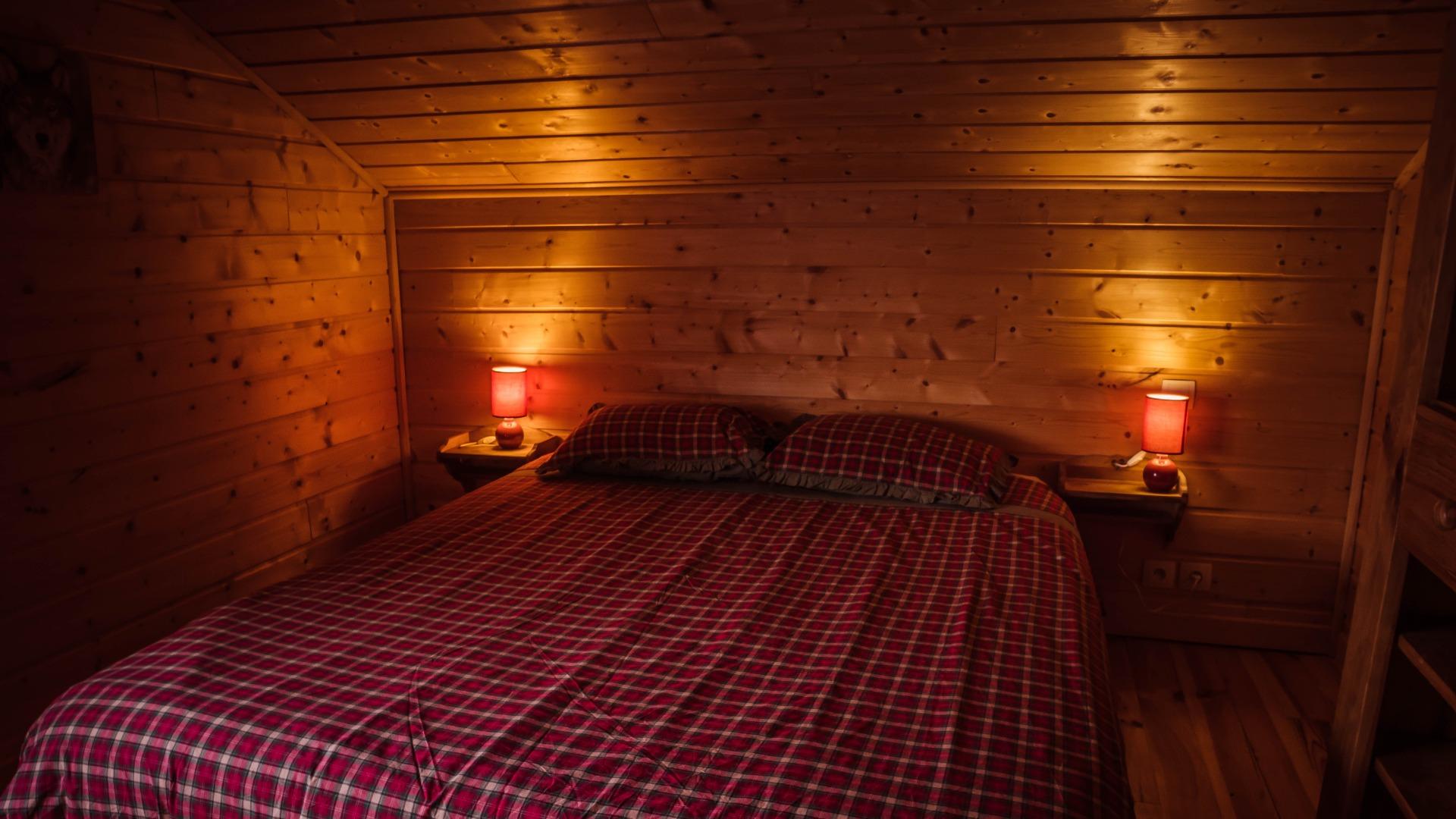 CHAMBRE 4 : UN LIT 160/200 & LITS SUPPERPOSE