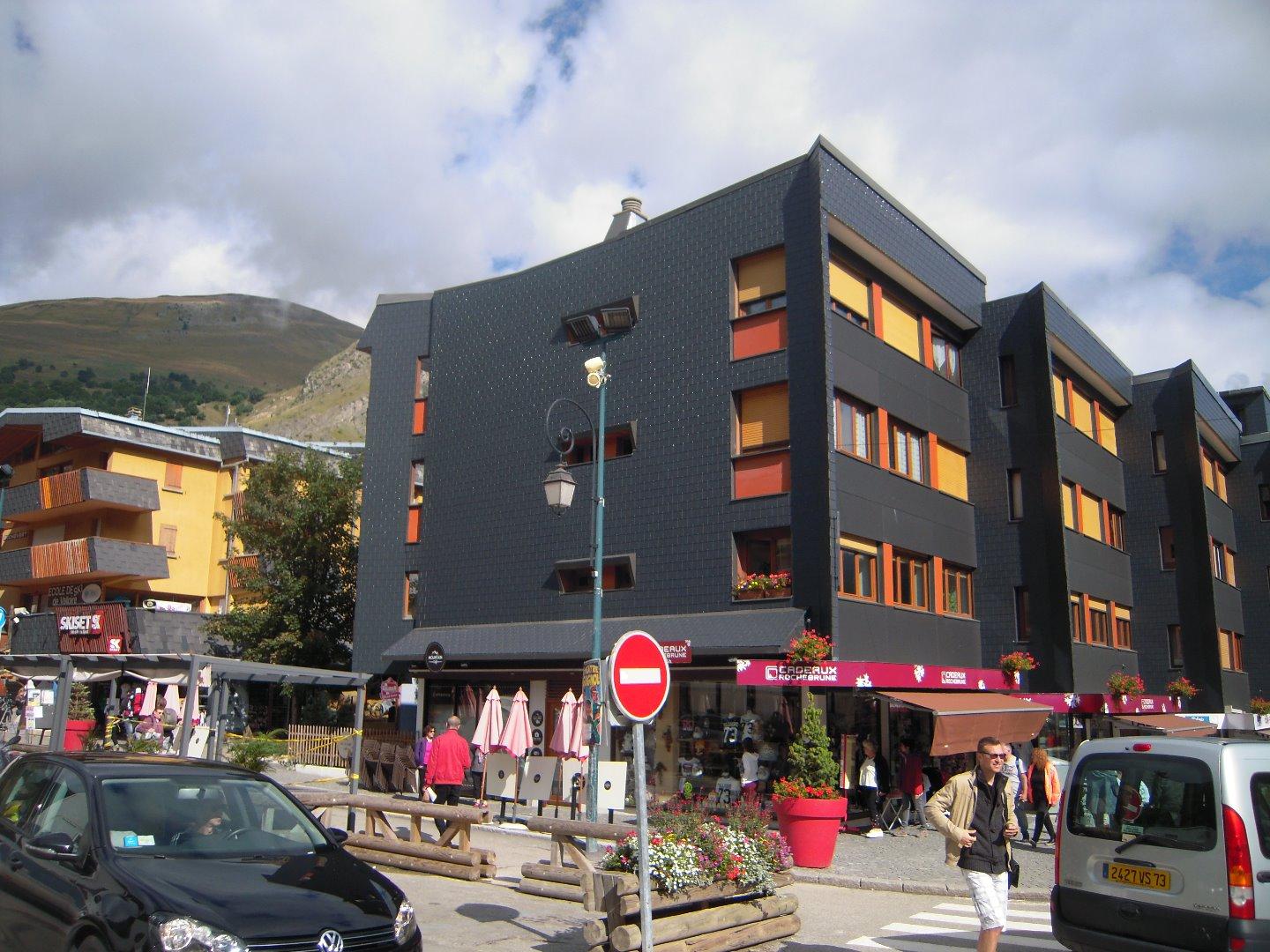immeuble (coin Avenue de la Vallée d'Or/rue de la Sétaz