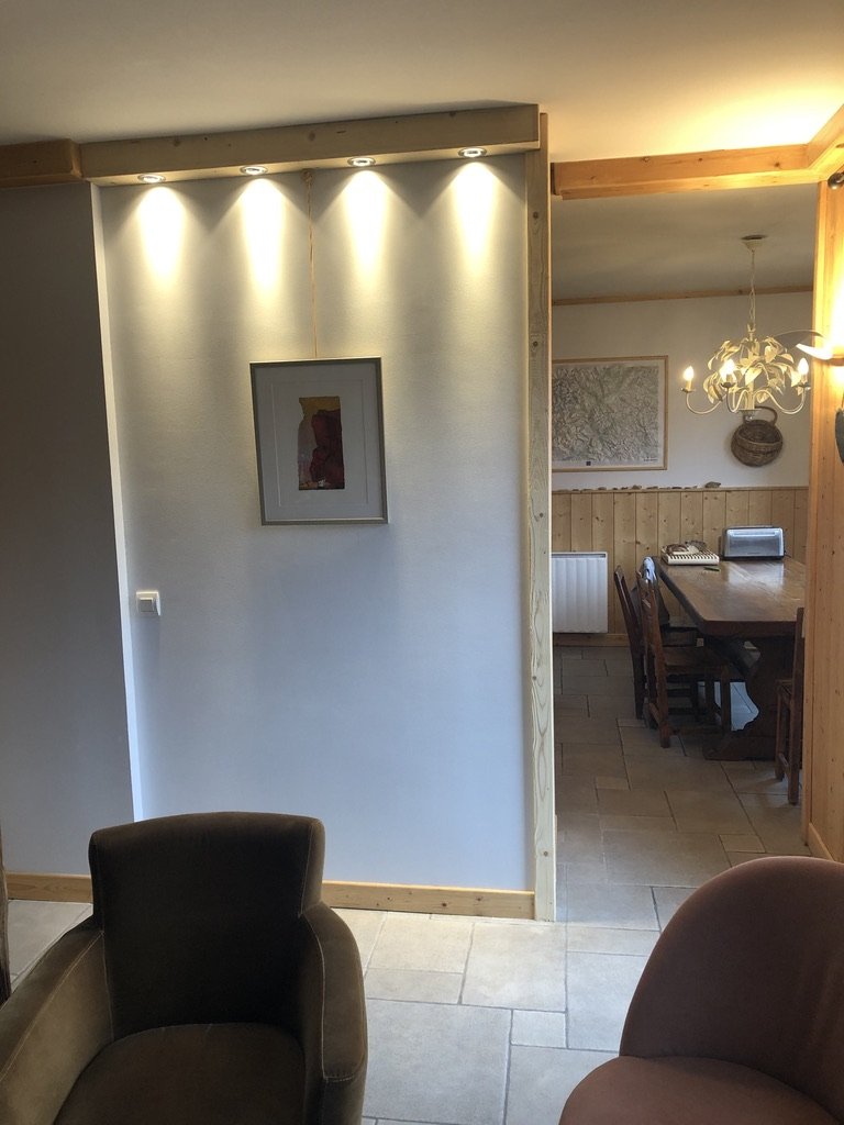 vue du salon vers la salle à manger 