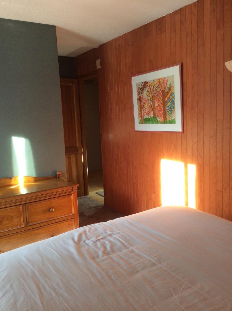 Chambre "parentale", avec salle de bain attenante