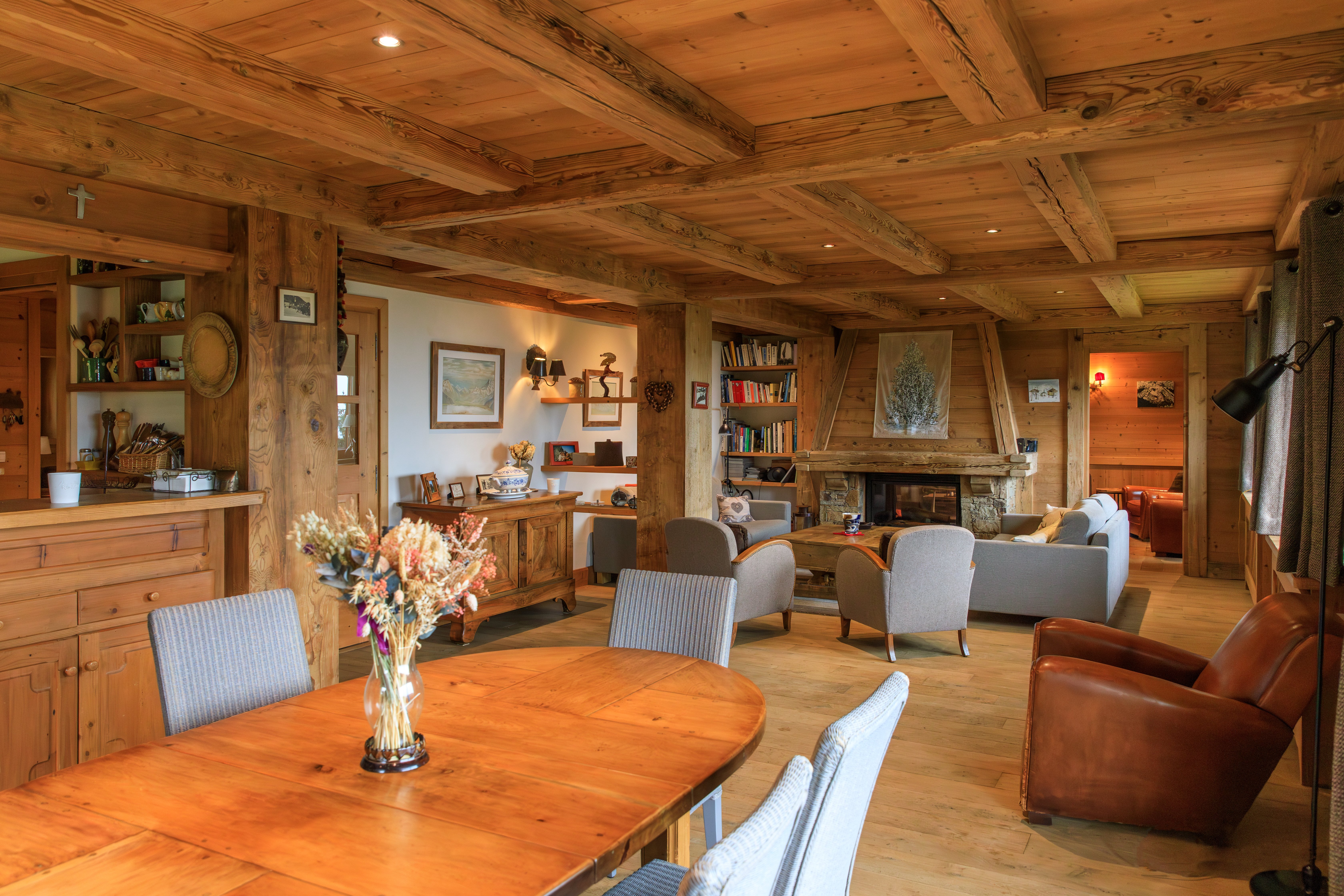 Salle à manger (12 personnes) et salon