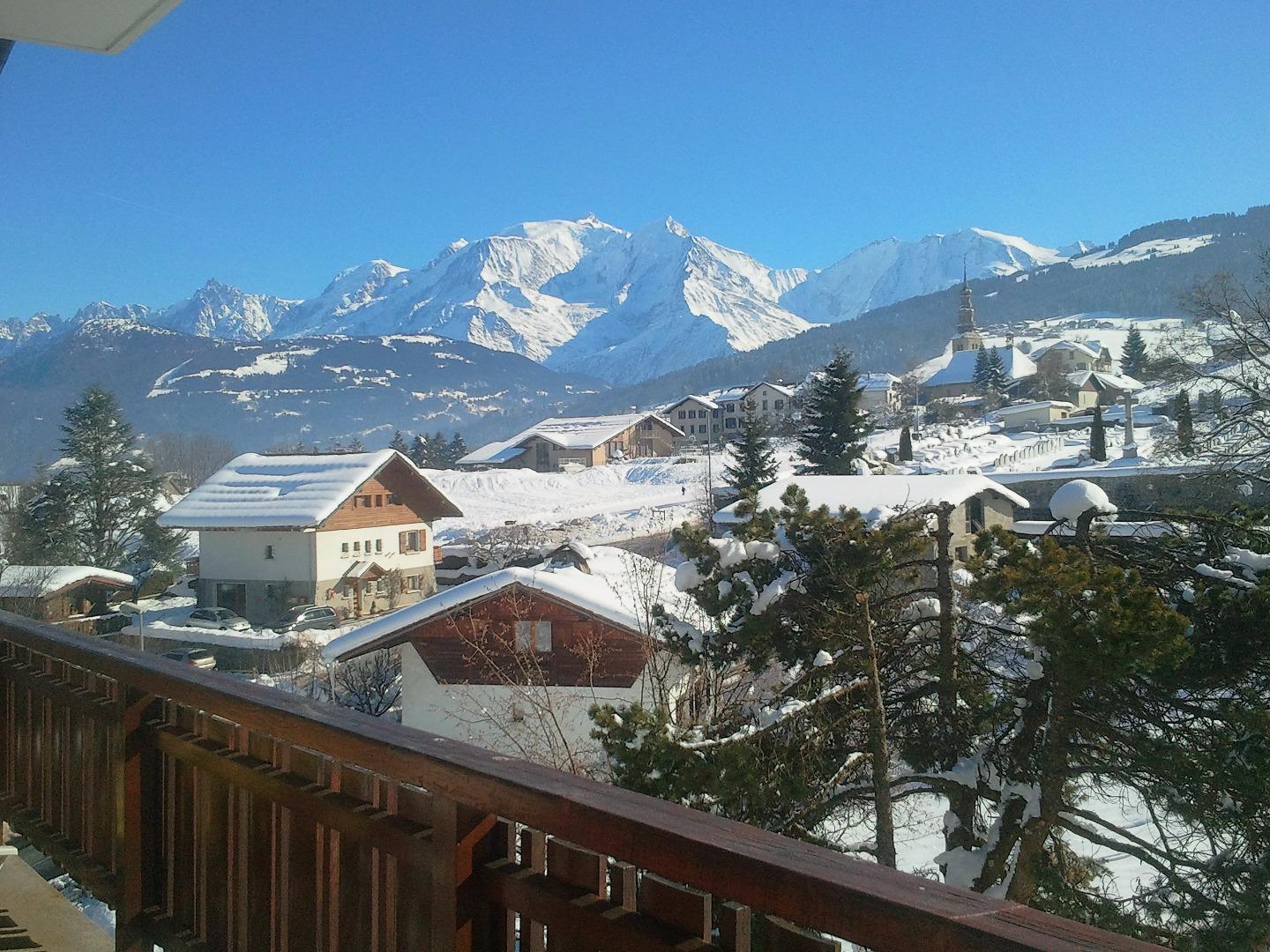 vue de la chaine du Mont Blanc depuis le balcon sud

