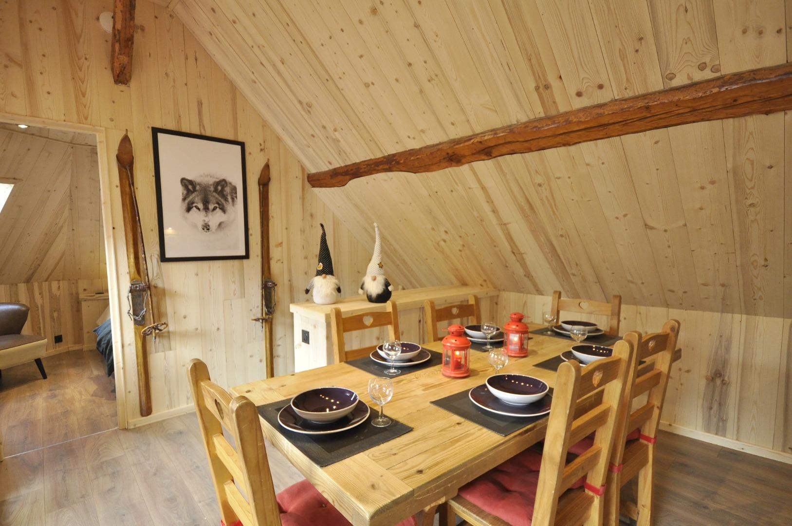 Table mélèze pour 8