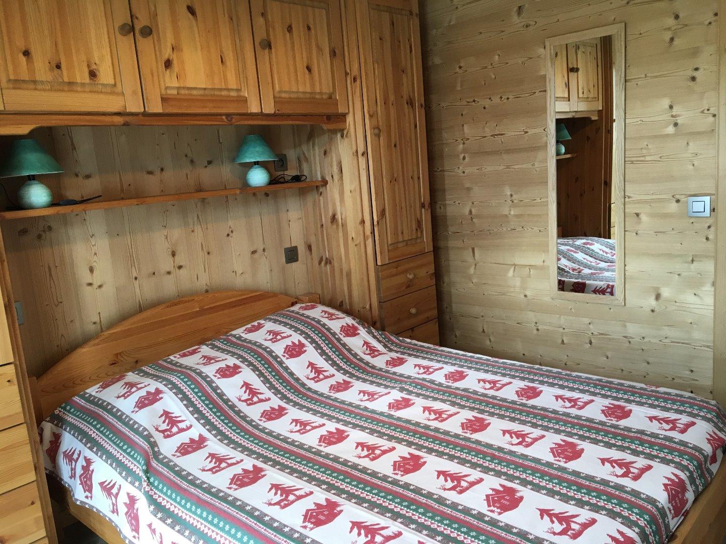 Chambre N° 1 : 1 lit 2 personnes (140X190)