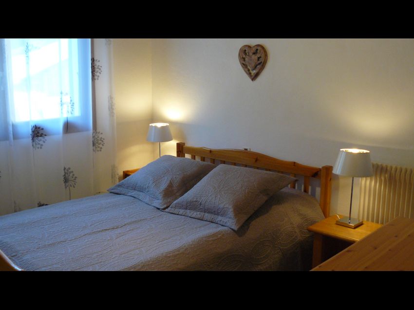 Chambre 1 (exposée nord, face aux Aravis)