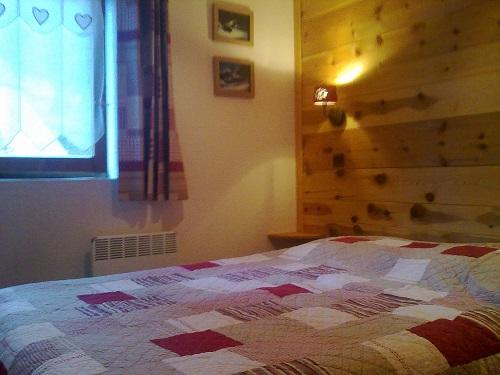 lit double 140 X 190 cm
couette et couverture