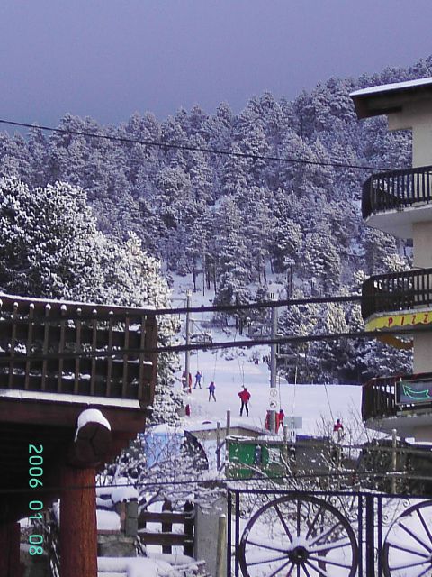 Très proche des pistes. Moins de 100m
