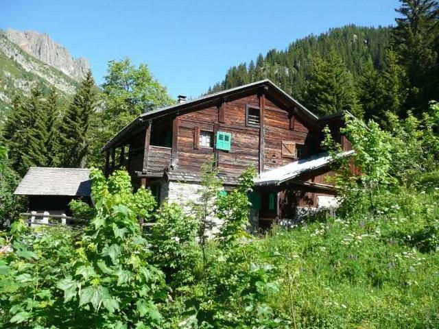 face Est du chalet,face à l'aiguille verte   en été 