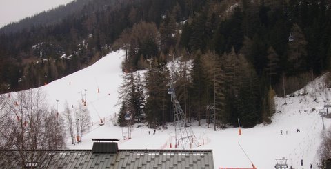 Vue du balcon sur les pistes.