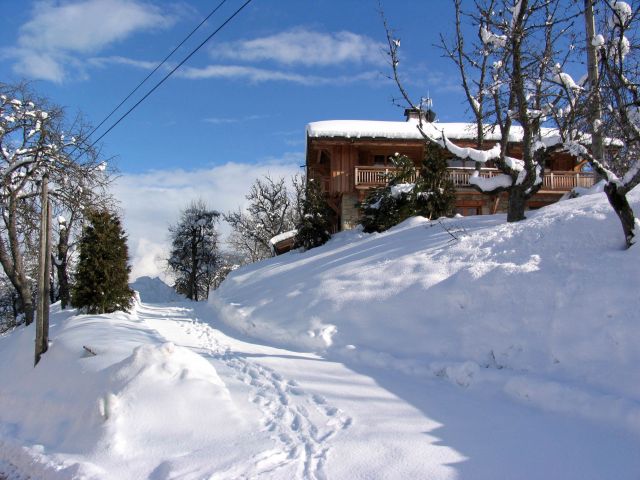Allée privée de l'entrée principale