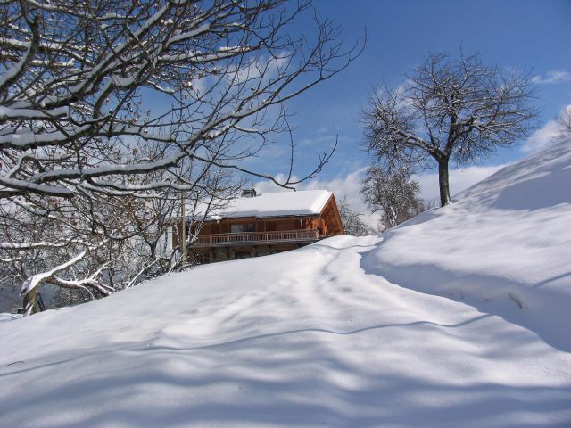 Vue du chalet depuis le chemin d'accès secondaire