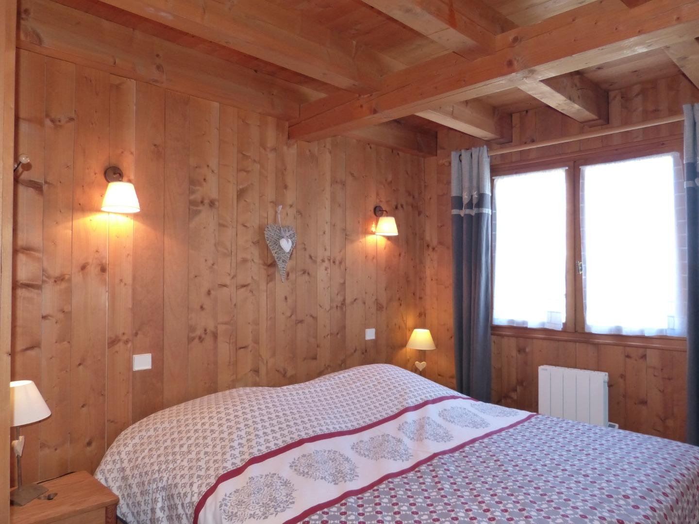 Chambre N° 1 au rez de chaussée 2 lits 90/200 modulables en lit matrimonial