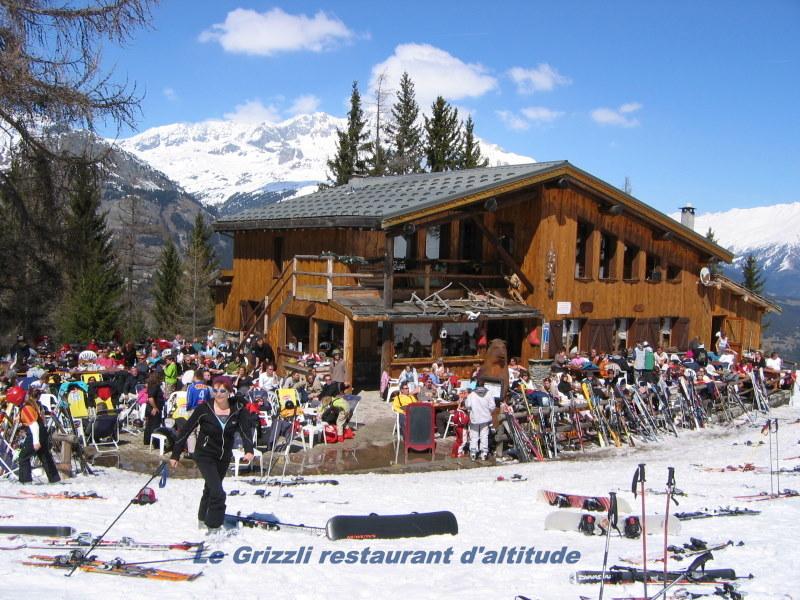 restaurant d'altitude sur les pistes et remontés mécaniques