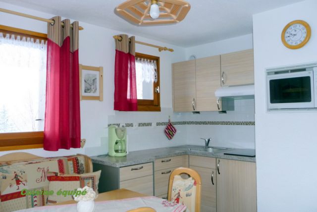 La Cuisine intégré
- avec four multifonction - lave vaisselle.
- plaque vitrocéramique, réfrigérateur, lave vaisselle, machine à café.
- cafetière, grille pain 