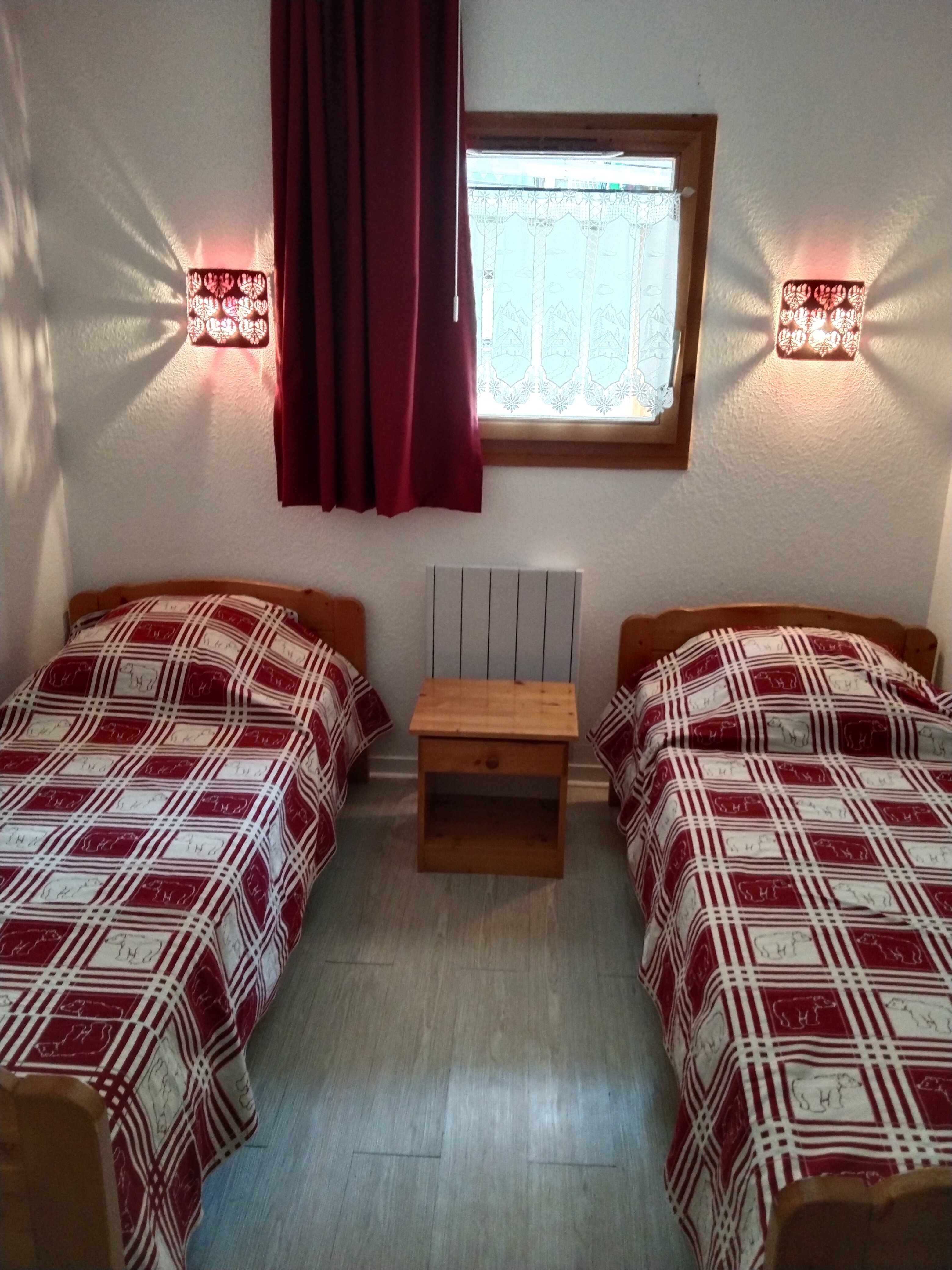 Chambre avec 2 lits de 80x190