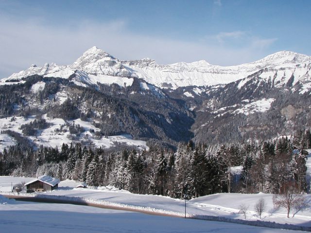 La chaîne des Aravis vue du balcon.