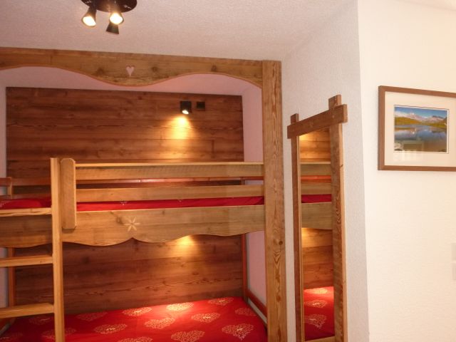 Coin montagne cosy, 2 couchages, avec éclairage individuel, grande glace.