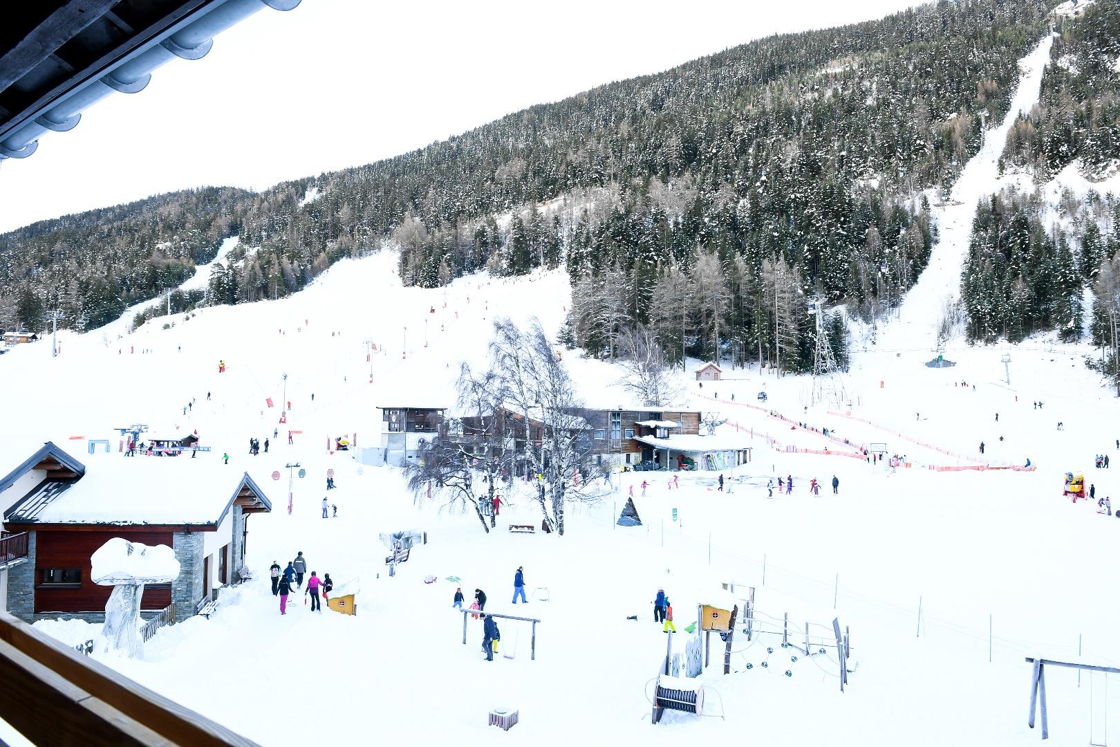 Vue du balcon sur les pistes