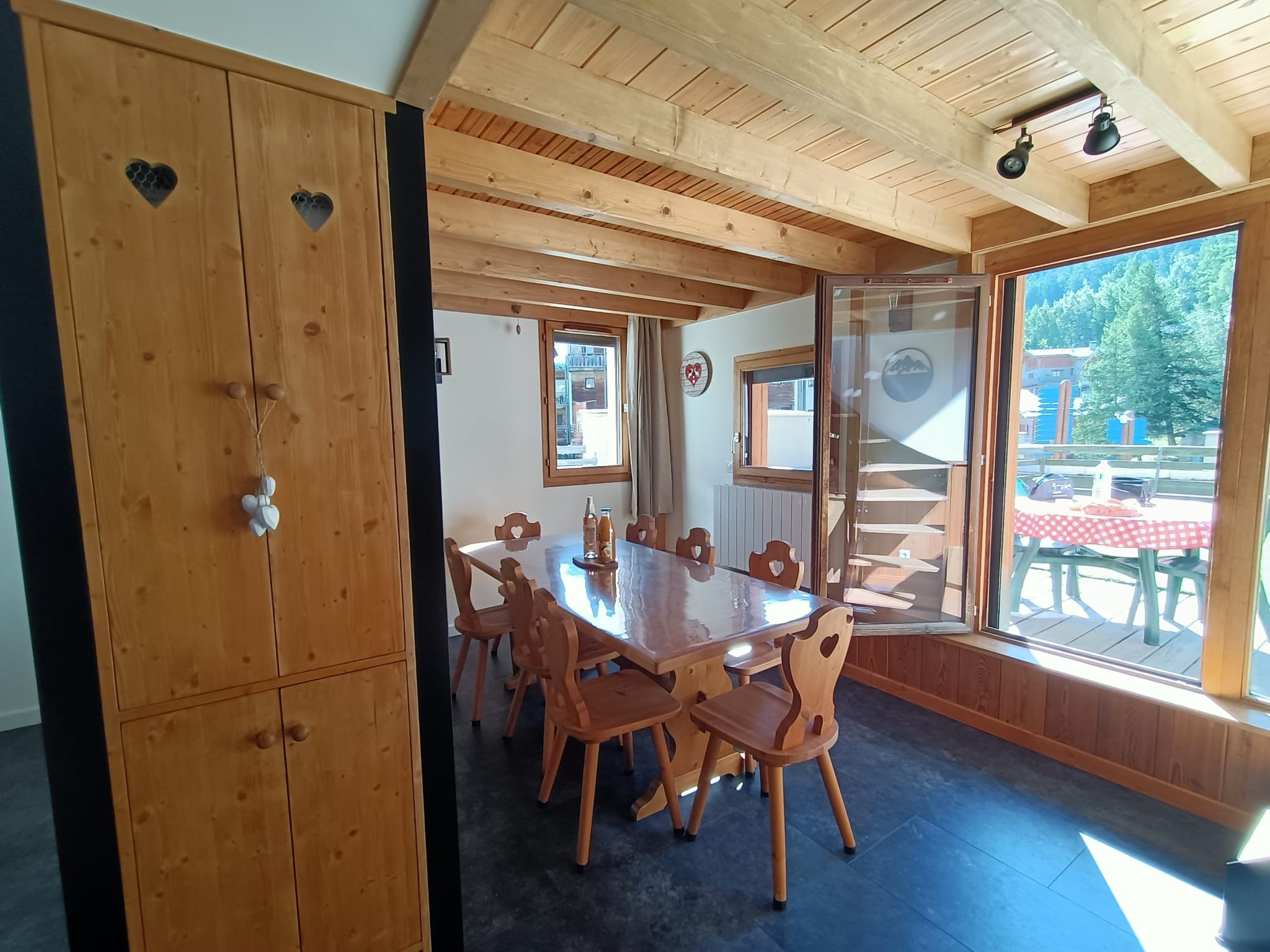 pièce à vivre avec accès terrasse de 38 m²