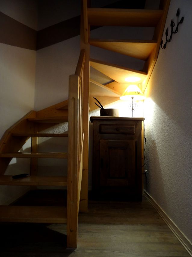 Entrée, montée d'escalier