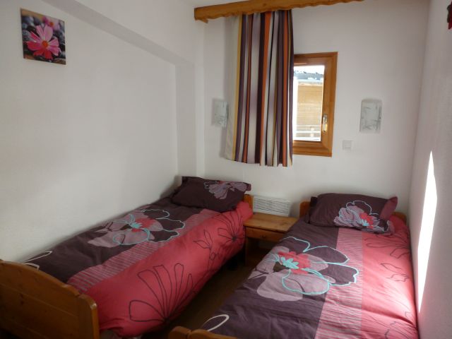 2ème chambre avec 2 lits 80*190 avec armoire